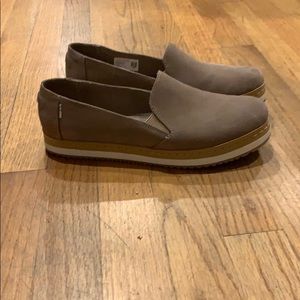Toms slip ons